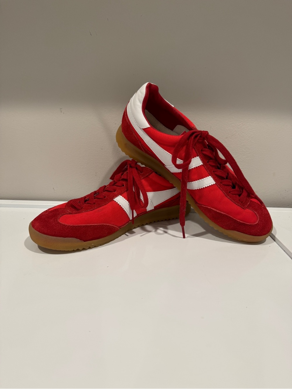 Gola Men's Red and White Low-Profile Sneakers